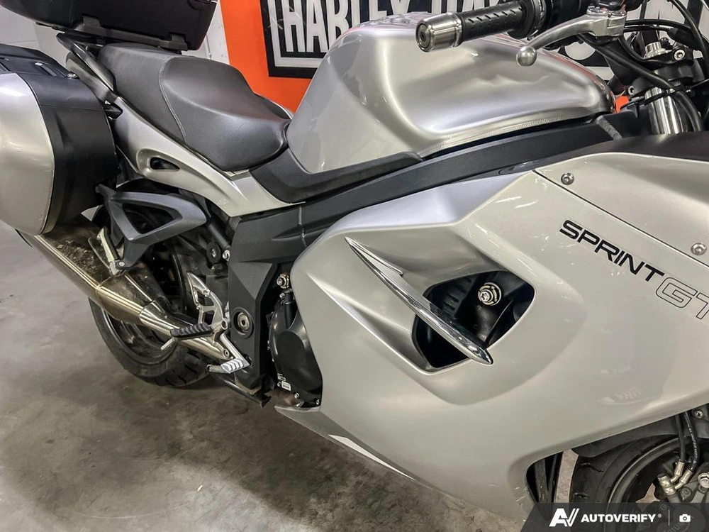2011 Triumph Sprint Gt Sprint Gt 1050 alt