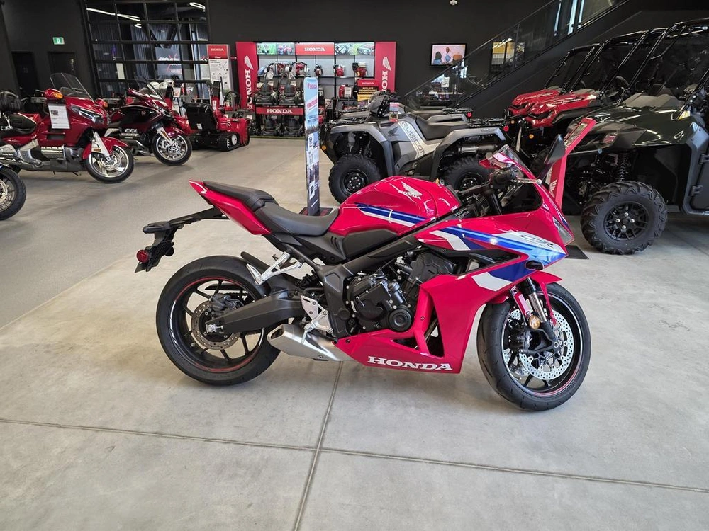 Honda Cbr650r E-clutch 2025 alt