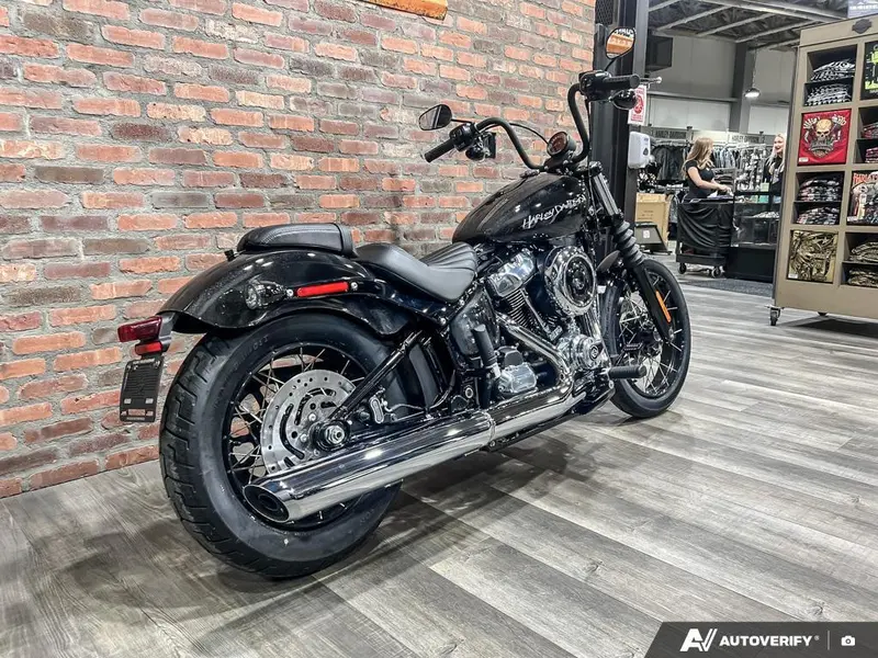 2025 Harley-Davidson FXBB - Street Bob® thumbnail 7