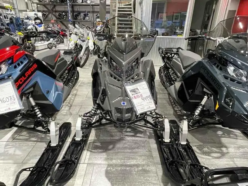 2024 Polaris PROSTAR S4 VOYAGEUR 146