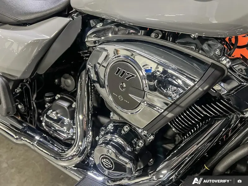 2025 Harley-Davidson FLHXU - Street Glide® Ultra thumbnail 18