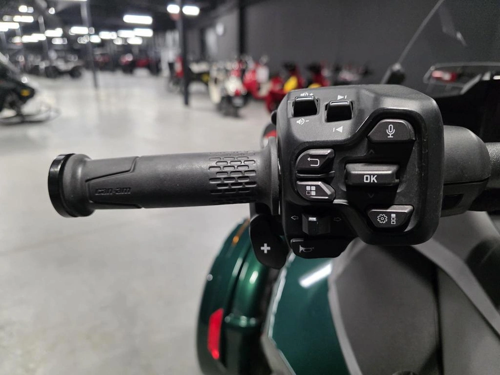 Can-am F3 Limited Special Series 2025 alt