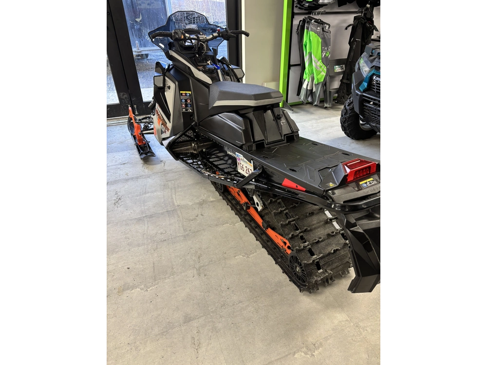 Polaris Indy S4 Adventure 137 1.5 W Studs 2023 alt