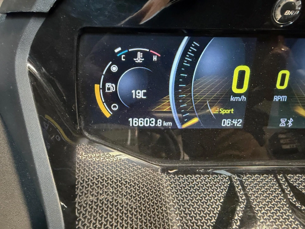 Ski-doo Mach Z 2022 alt