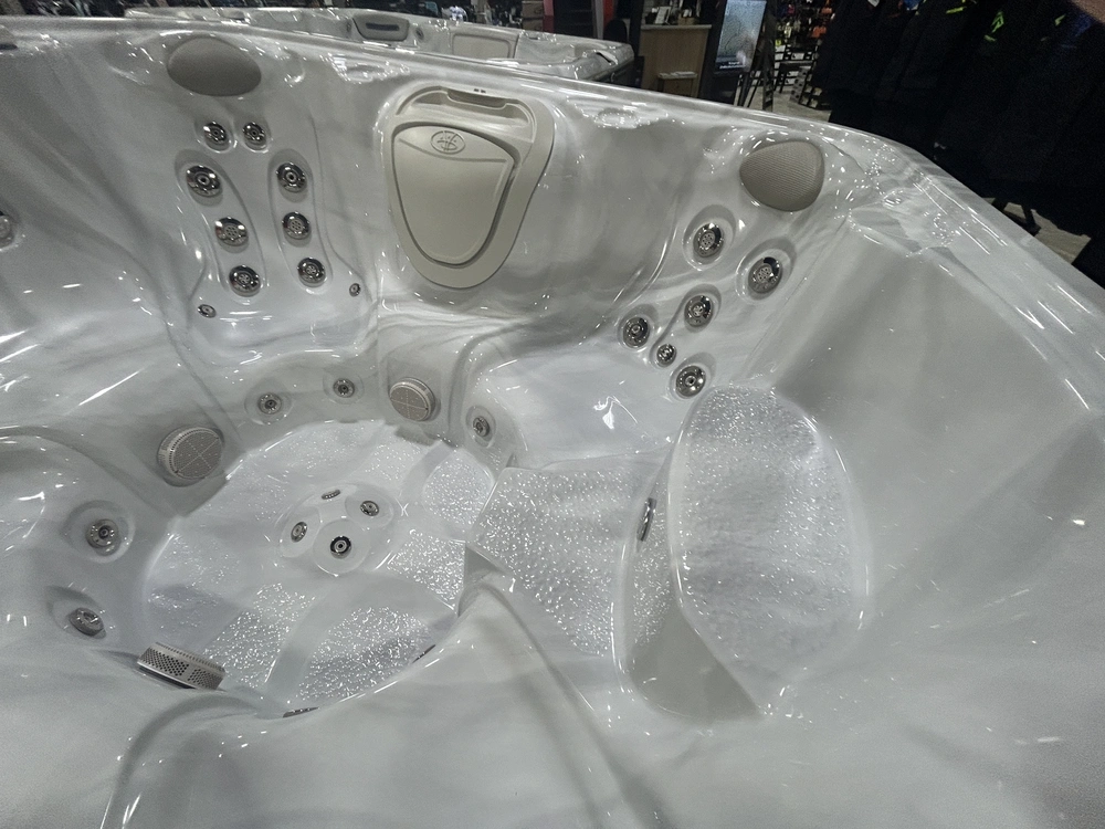 2025 Hydropool 6800 - Silver Marble/driftwood alt