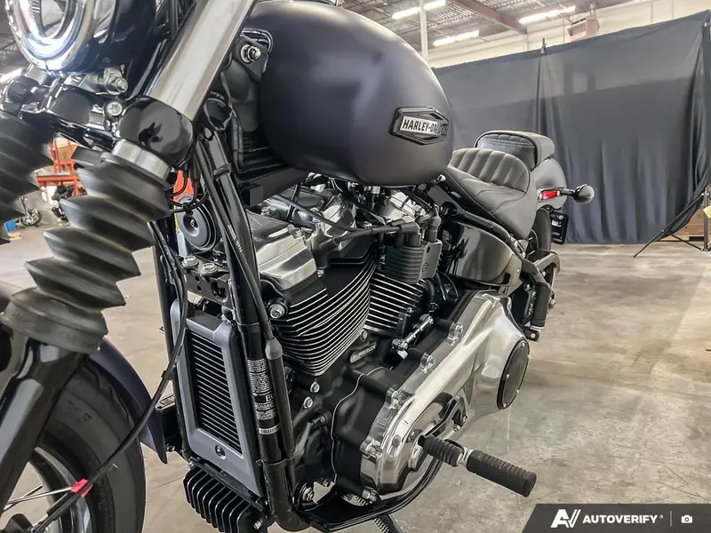 2025 Harley-Davidson FXBB - Street Bob® thumbnail 16