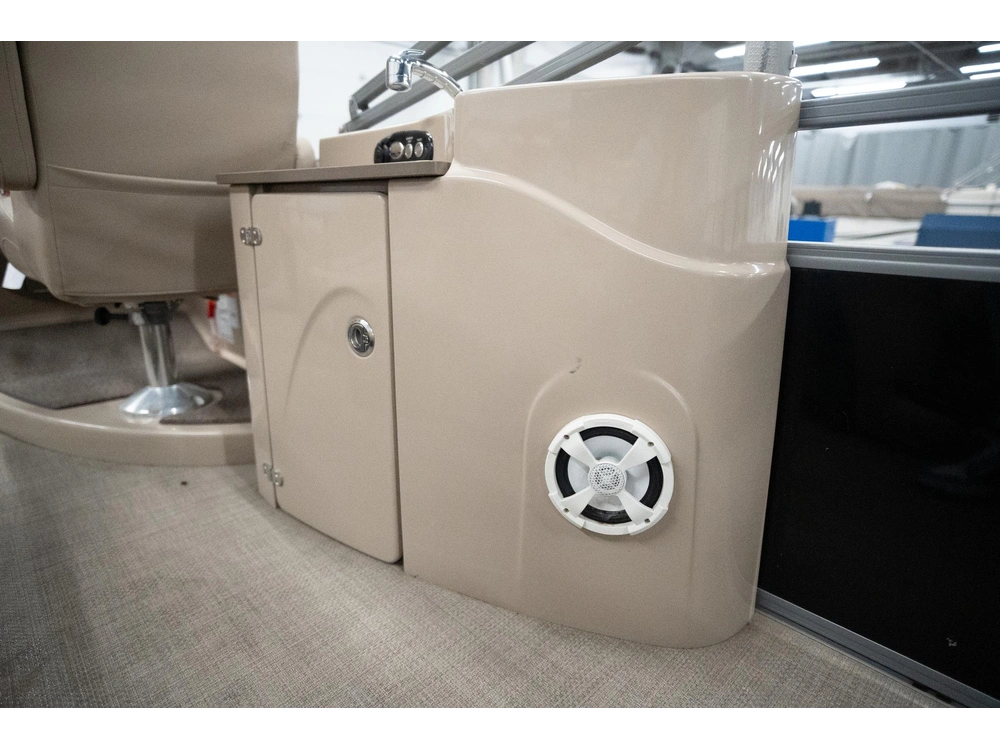 2016 Regency 254dl3 alt