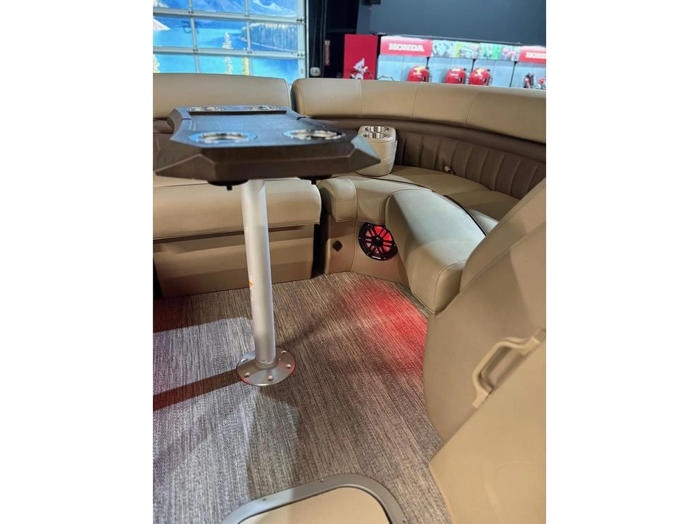 Bennington Marine 23 Lxs 2026 alt