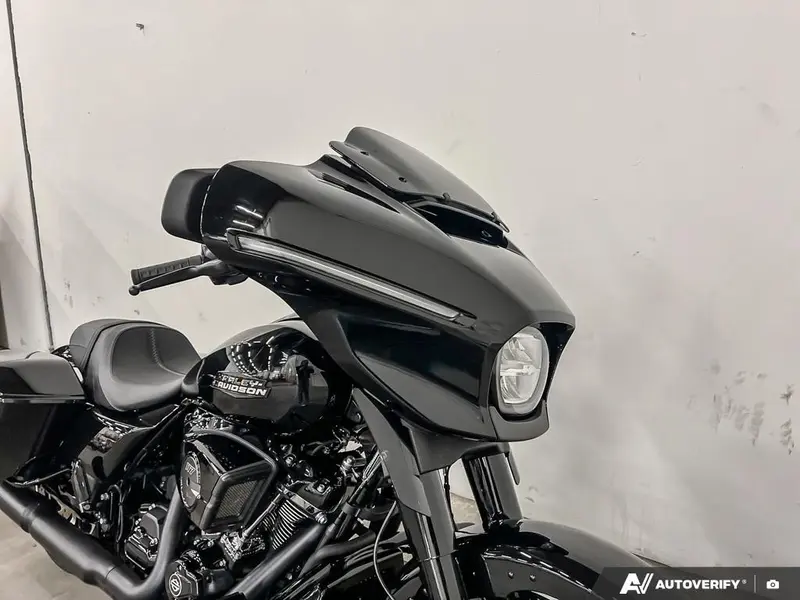 2025 Harley-Davidson FLHX - Street Glide® thumbnail 6