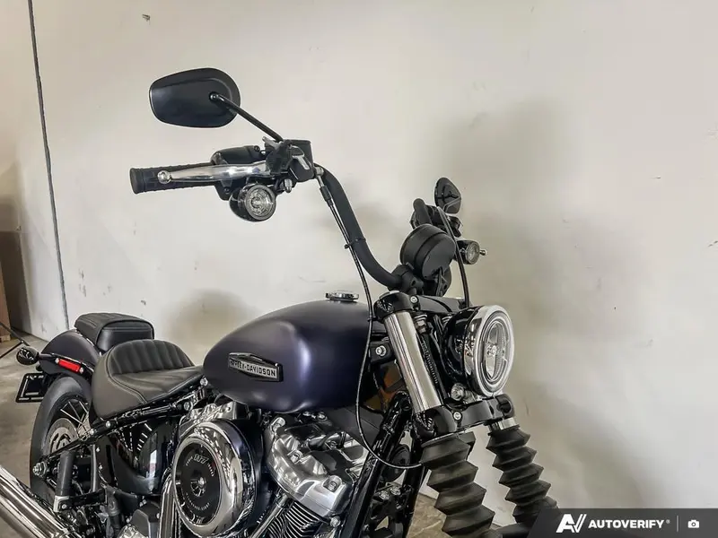 2025 Harley-Davidson FXBB - Street Bob® thumbnail 6