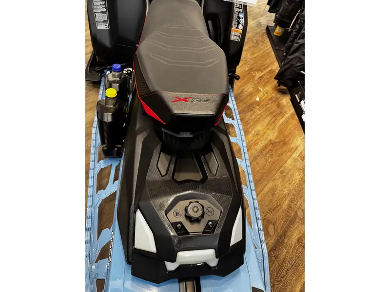 2026 Ski-Doo BACKCOUNTRY X-RS 146 (39") 850 E-TEC Turbo R PowderMax 2.0" SHOT w/ 10.25"