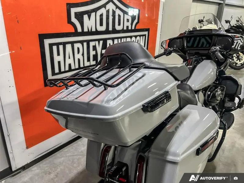 2025 Harley-Davidson FLHXU - Street Glide® Ultra thumbnail 23