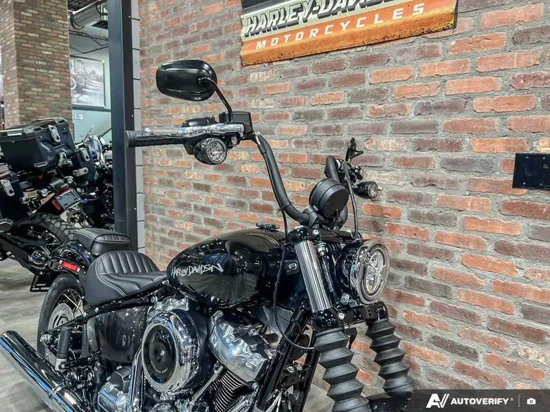 2025 Harley-Davidson FXBB - Street Bob® thumbnail 6