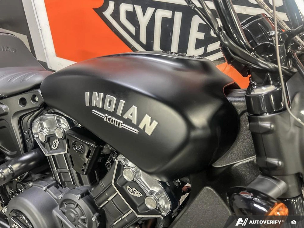 2022 Indian Motorcycle Scout® Bobber Abs Black Metallic alt