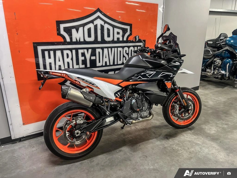 2024 Ktm 890 Smt alt