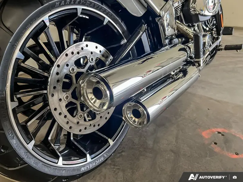 2025 Harley-Davidson FXBR - Breakout™ thumbnail 12