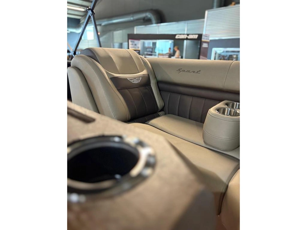 Bennington Marine 23 Lxs 2026 alt