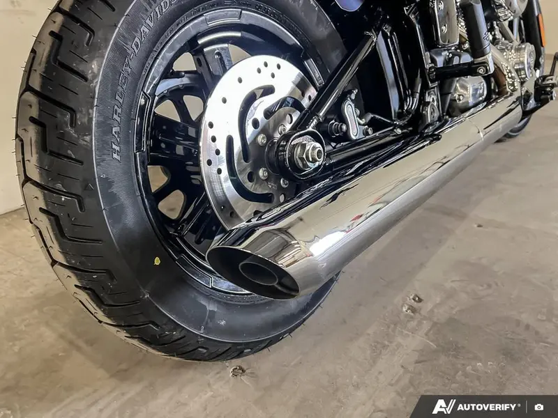 2025 Harley-Davidson FXBB - Street Bob® thumbnail 12