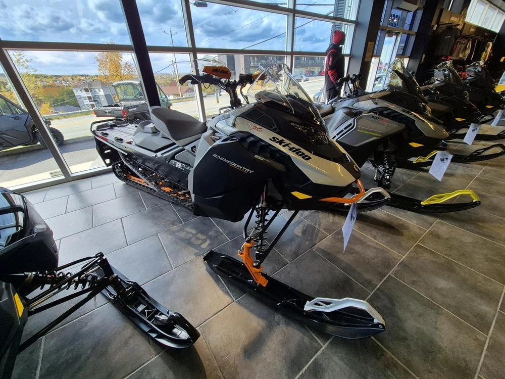 Ski-doo Backountry Adrenaline 850 2026 alt