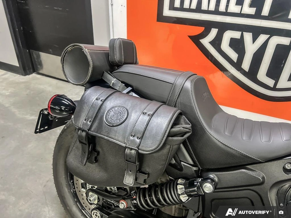 2022 Indian Motorcycle Scout® Bobber Abs Black Metallic alt