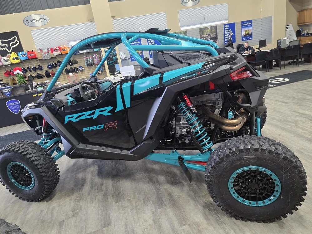 2025 Polaris Rzr Pro R Ult alt