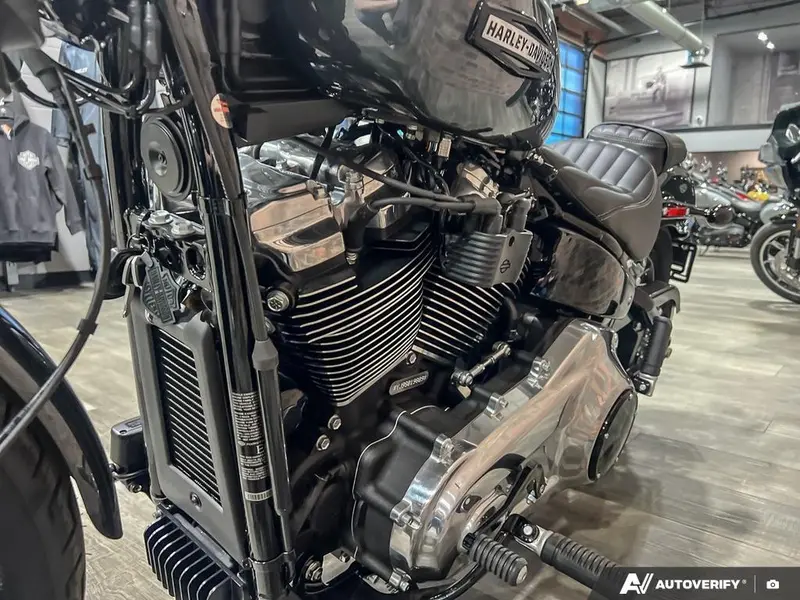 2025 Harley-Davidson FXBB - Street Bob® thumbnail 17