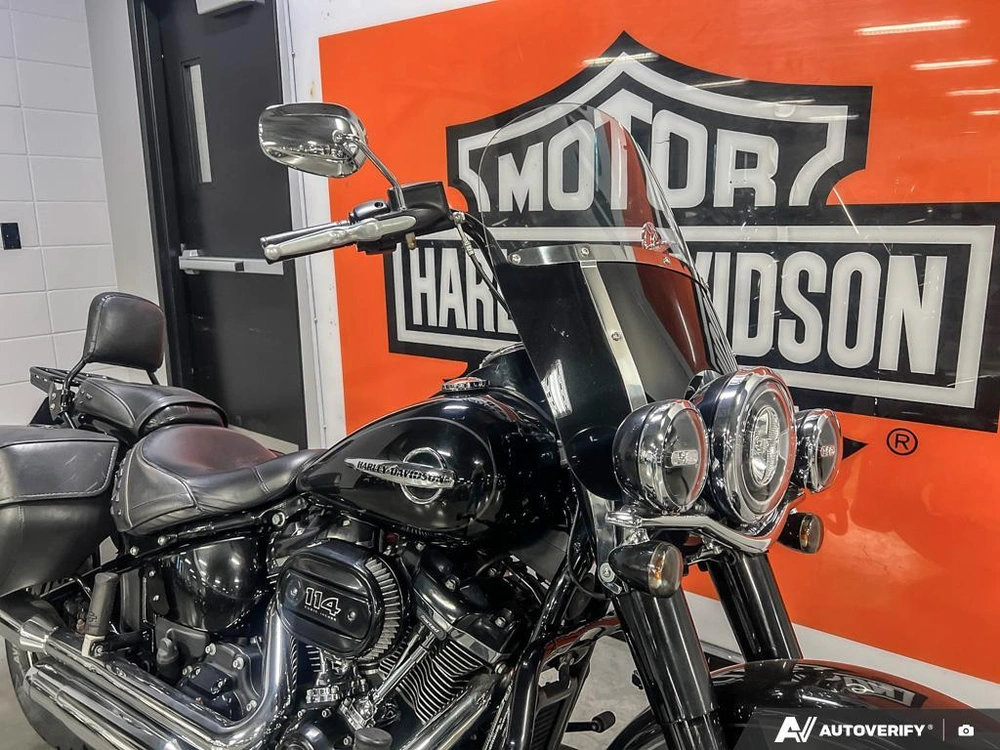 2018 Harley-davidson Flhcs - Softail® Heritage Classic 114 alt