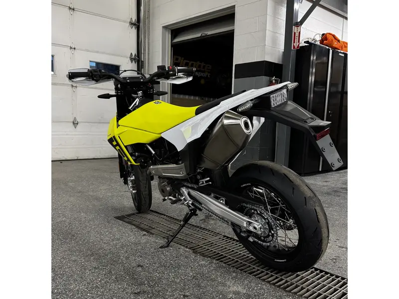 2026 Husqvarna 701 SUPERMOTO