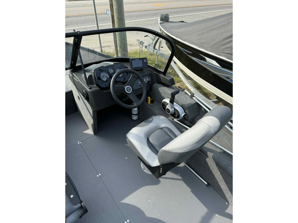 2023 Princecraft Holiday 162 Max alt