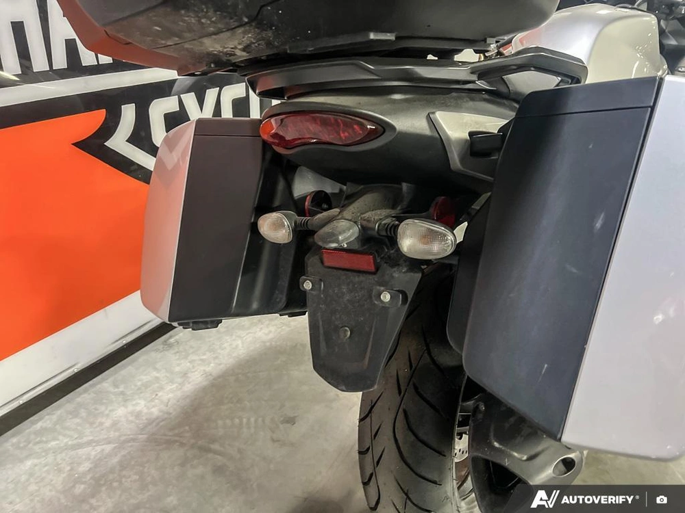 2011 Triumph Sprint Gt Sprint Gt 1050 alt