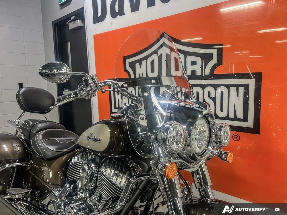 2024 Indian Motorcycle Springfield® Bronze Pearl/silver Qurtz alt