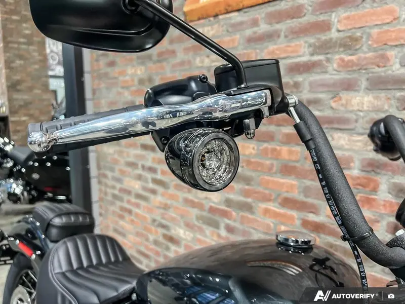 2025 Harley-Davidson FXBB - Street Bob® thumbnail 18