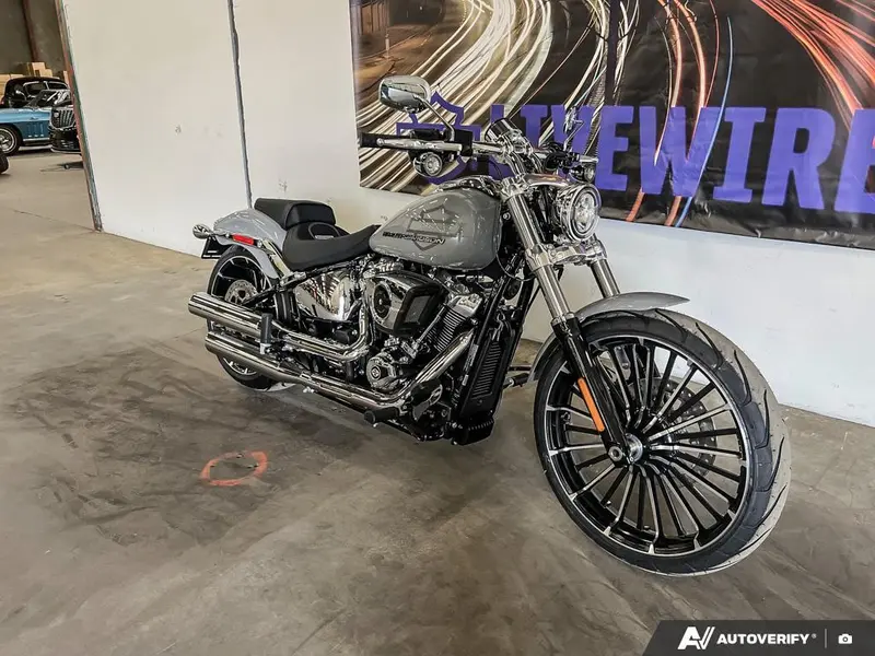 2025 Harley-Davidson FXBR - Breakout™ thumbnail 25