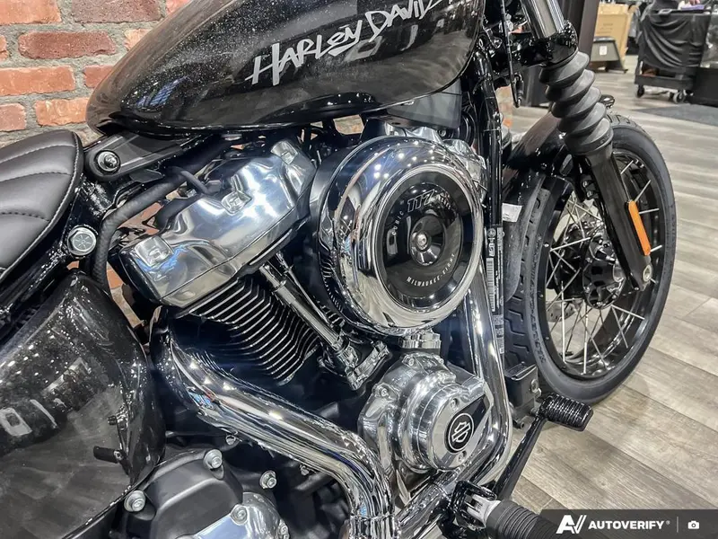 2025 Harley-Davidson FXBB - Street Bob® thumbnail 10