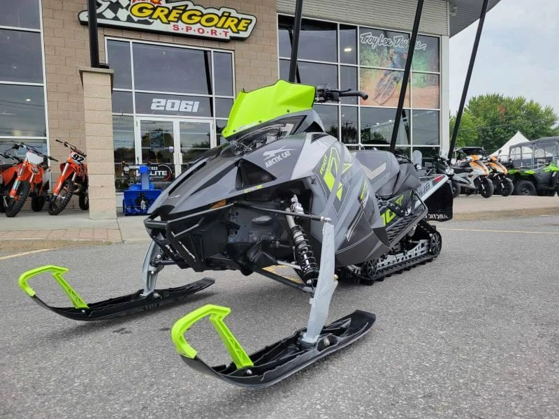 Arctic Cat Riot 8000 Qs3 2021 alt