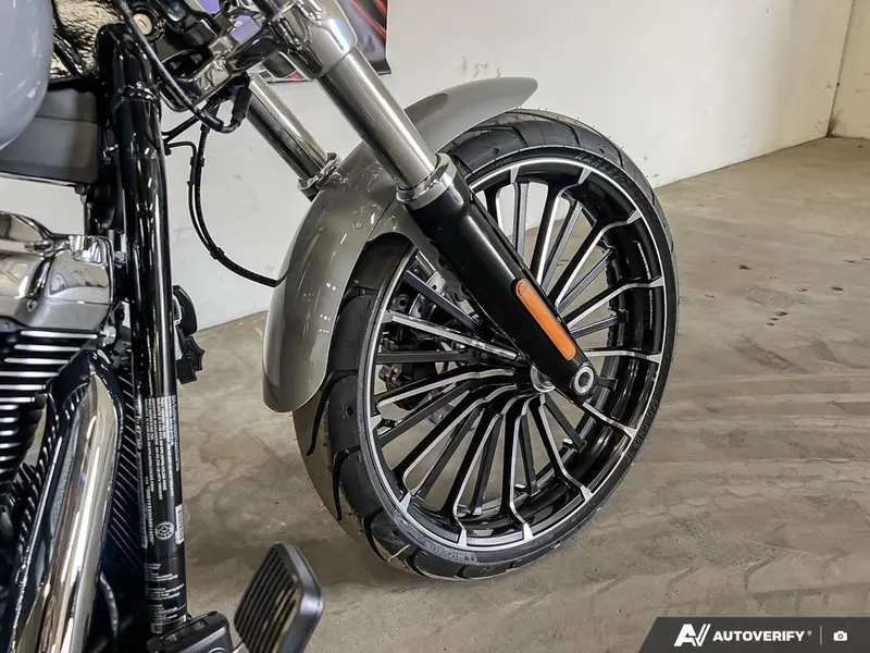 2025 Harley-Davidson FXBR - Breakout™ thumbnail 8