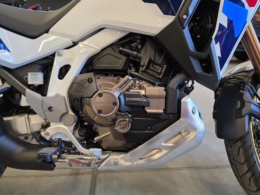 Honda Africa Twin Adventure Sports Es Dct 2025 alt