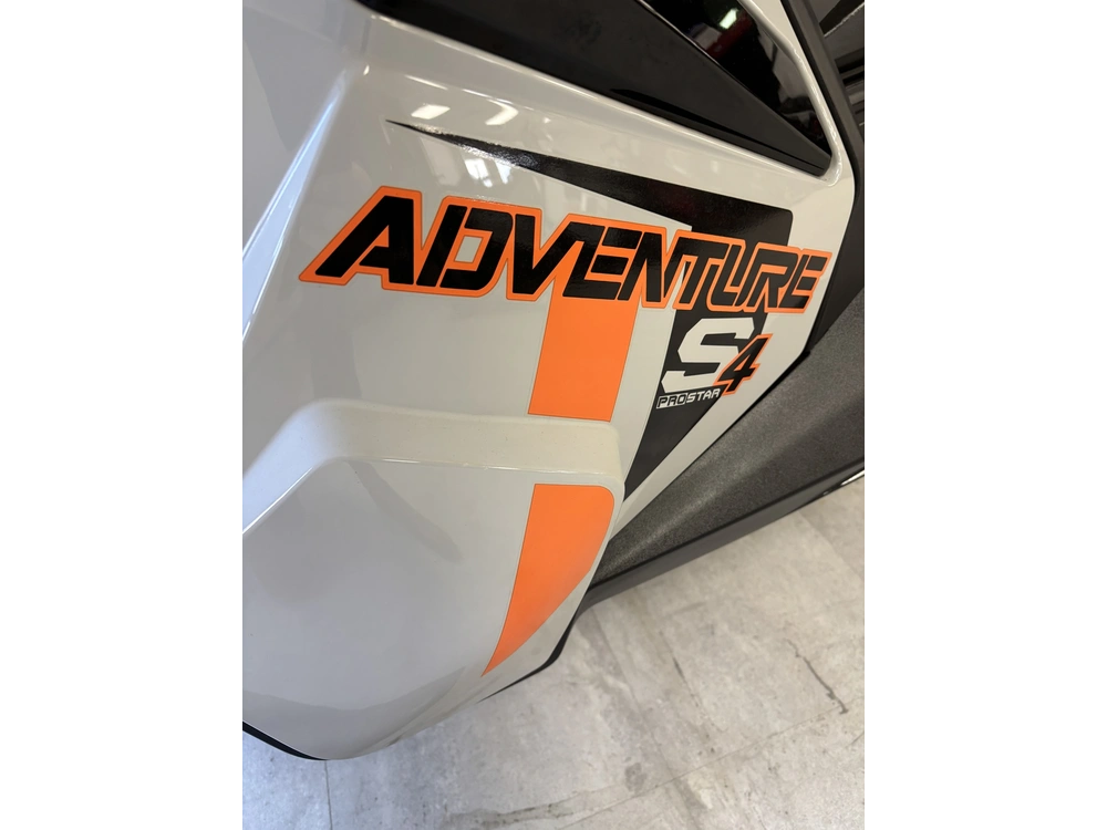 Polaris Indy S4 Adventure 137 1.5 W Studs 2023 alt