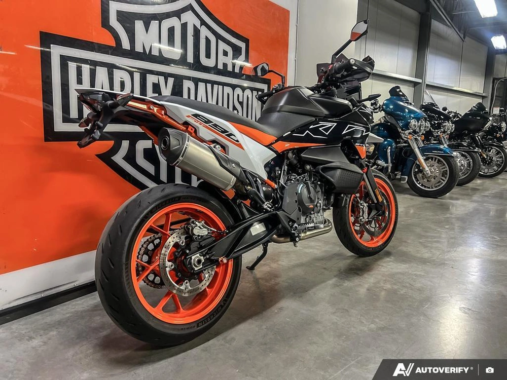 2024 Ktm 890 Smt alt