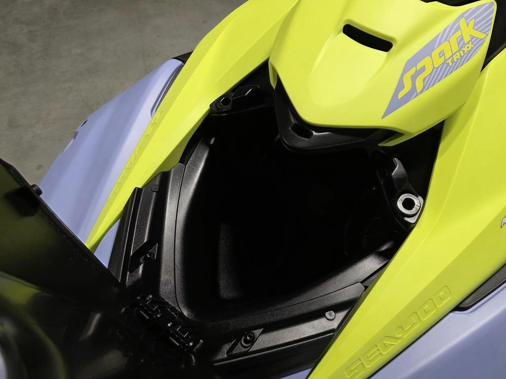 Sea-doo Spark Trixx 3up 2024 alt