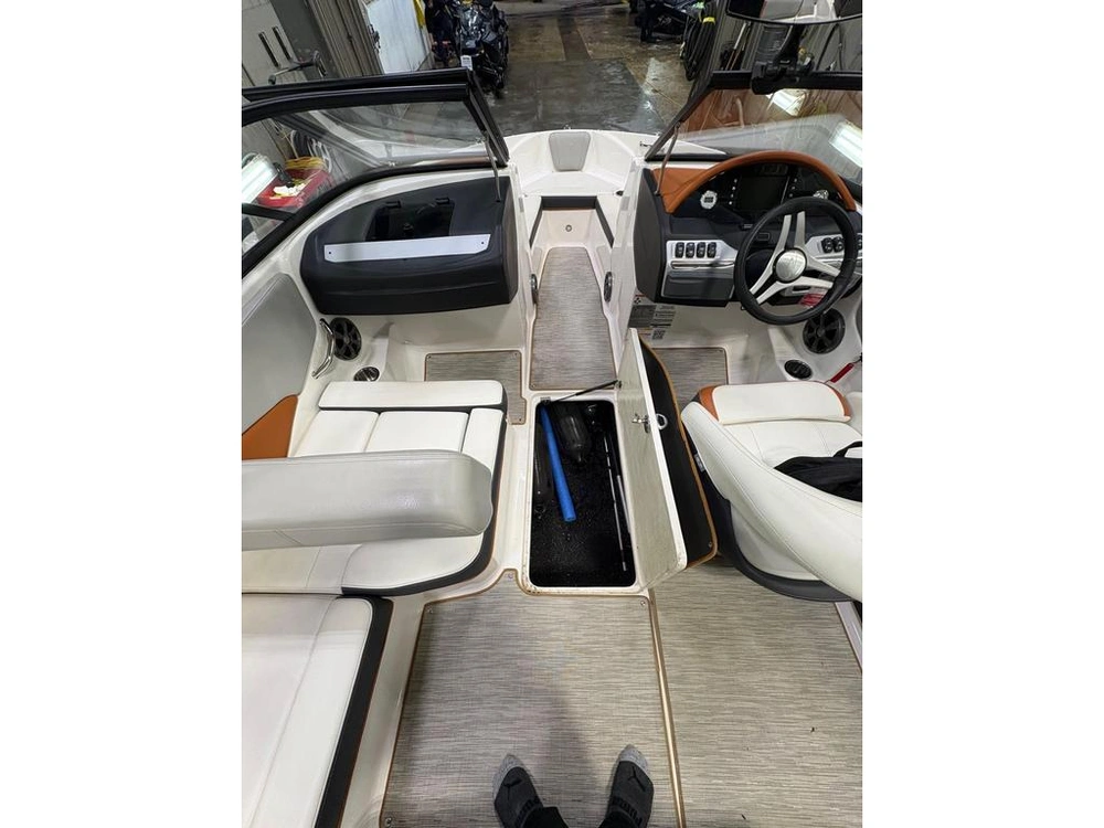 Regal 19 Surf 2019 alt