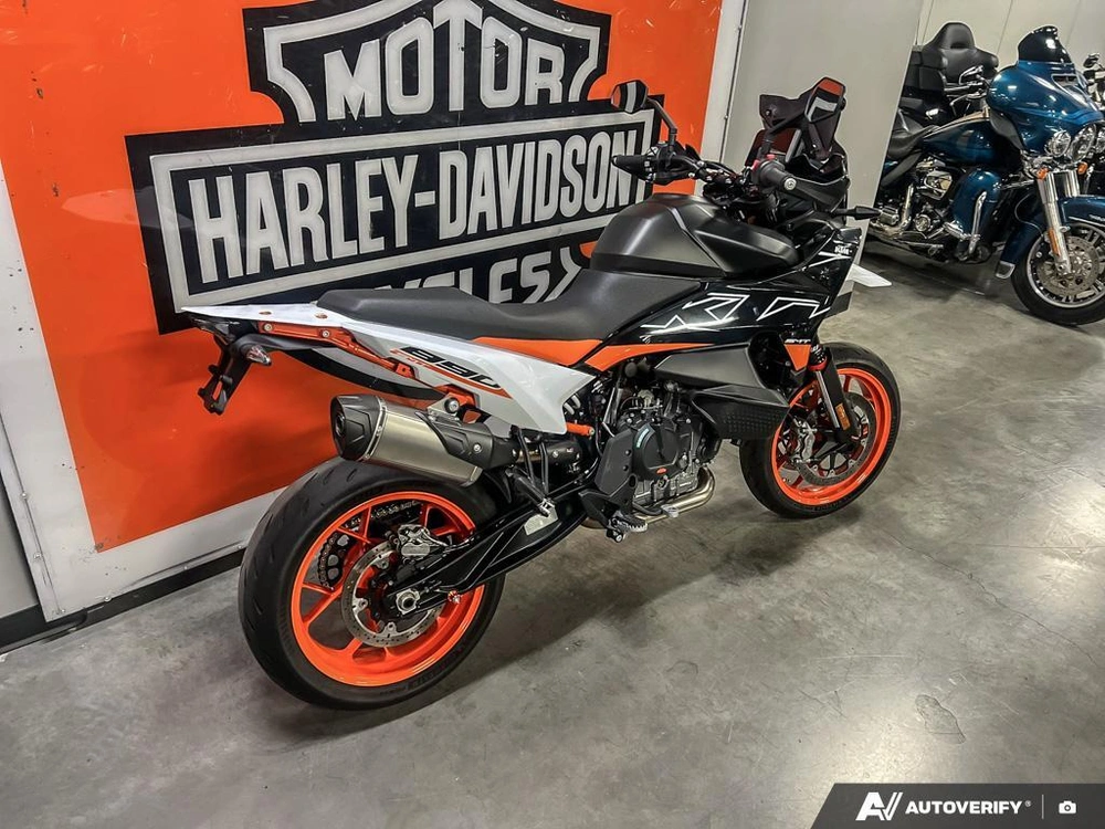 2024 Ktm 890 Smt alt
