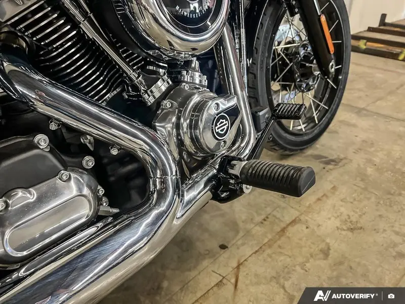 2025 Harley-Davidson FXBB - Street Bob® thumbnail 11