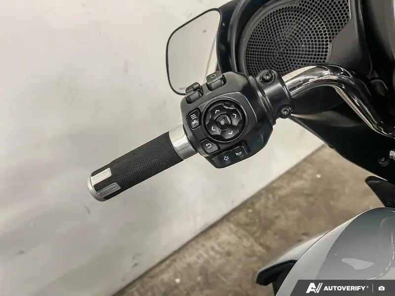 2025 Harley-Davidson FLHX - Street Glide® thumbnail 13