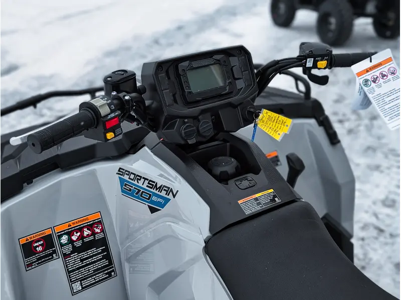 Polaris Sportsman 570 // Ghost Gray 2026