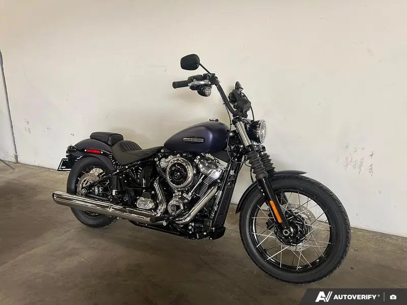 2025 Harley-Davidson FXBB - Street Bob® thumbnail 3
