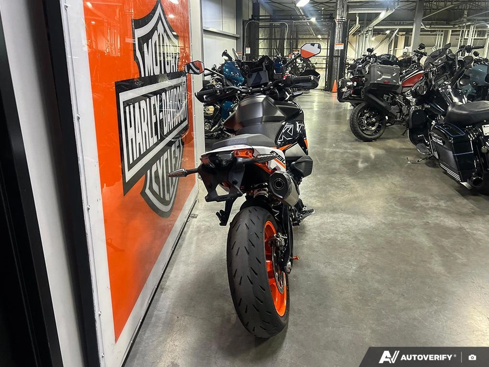 2024 Ktm 890 Smt alt