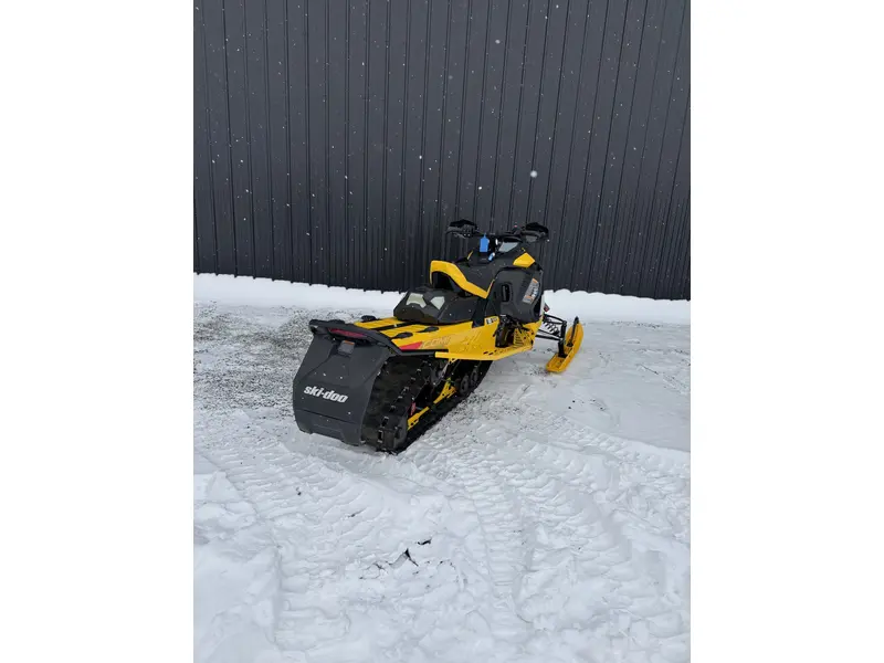 2025 Ski-Doo MXZ COMPETITION 850 TURBO Smart Shocks