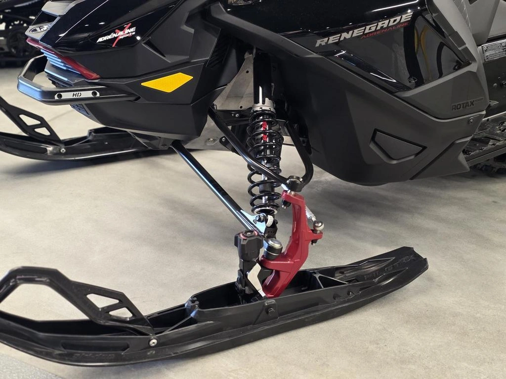Ski-doo Renegade Enduro 900 Ace Turbo R 2025 alt