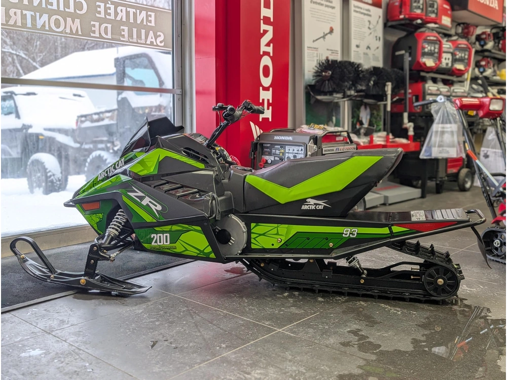 2026 Arctic Cat Zr200 Es 2026 Racer Zr 200 | 🌍 Concurrents : Mxz200 / Snoscoot Sno Scoot | alt